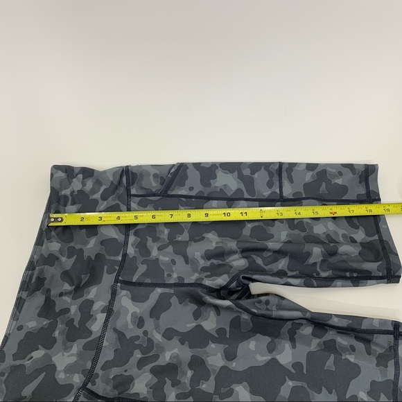 Ideology Camo Print Athletic Bike Shorts In Stadium Gray Nwt Size Small - Picture 14 of 14